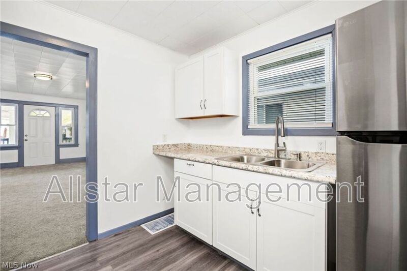 961 Wyley Ave - Photo 6 of 21