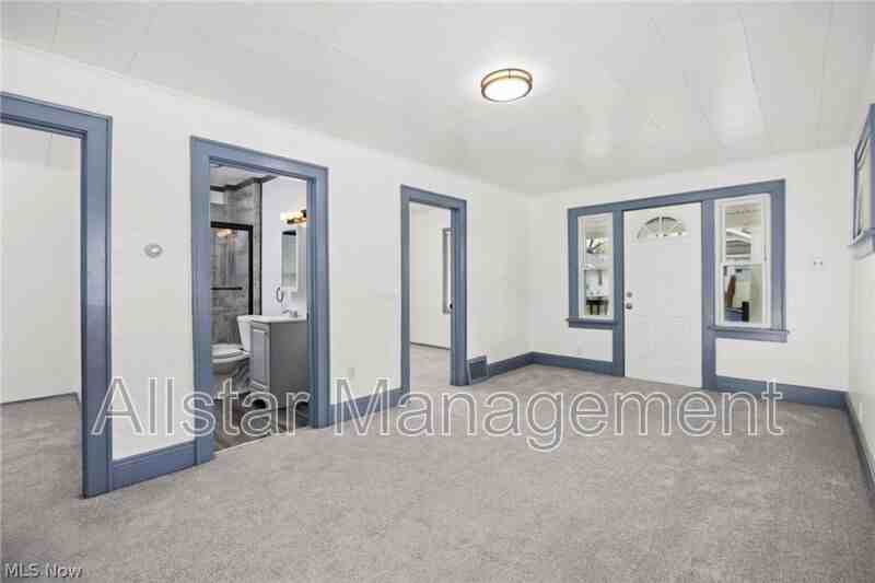 961 Wyley Ave - Photo 7 of 21