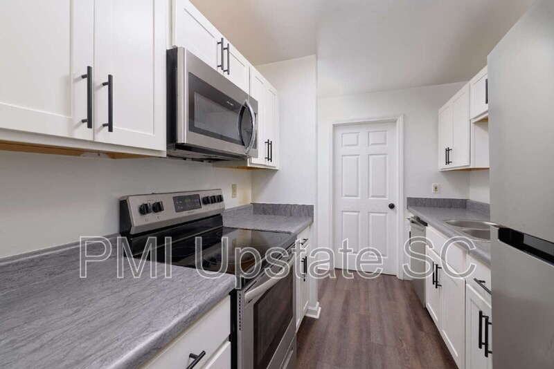 111 Charlestowne Way #B - Photo 4 of 17