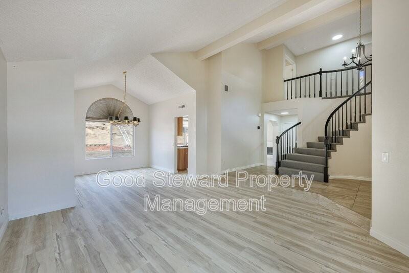734 Morita Dr - Photo 3 of 36