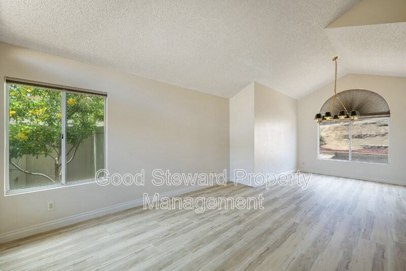 734 Morita Dr - Photo 4 of 36