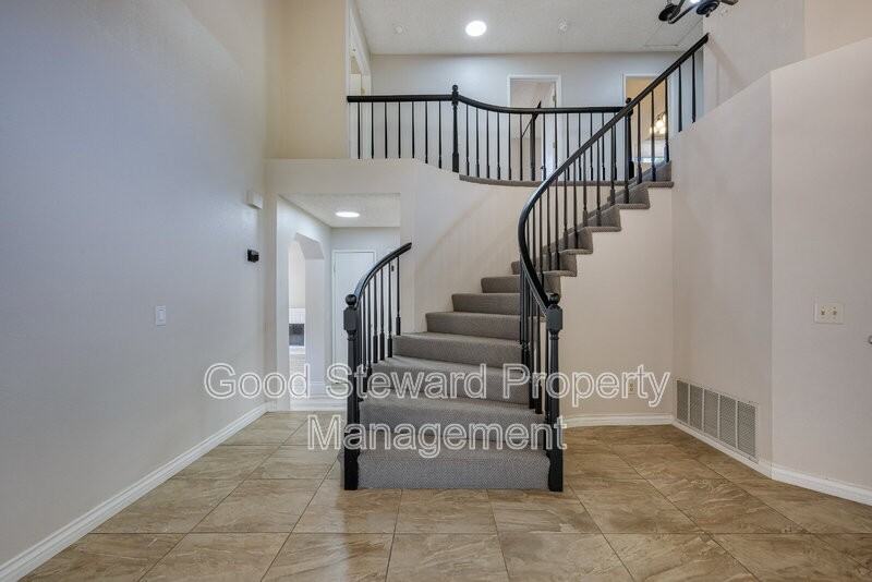 734 Morita Dr - Photo 7 of 36