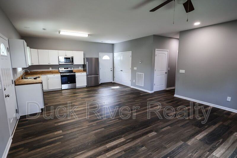 130 Westover Dr - Photo 3 of 15