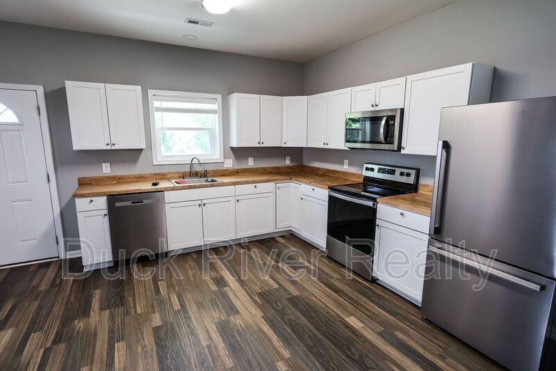 130 Westover Dr - Photo 4 of 15