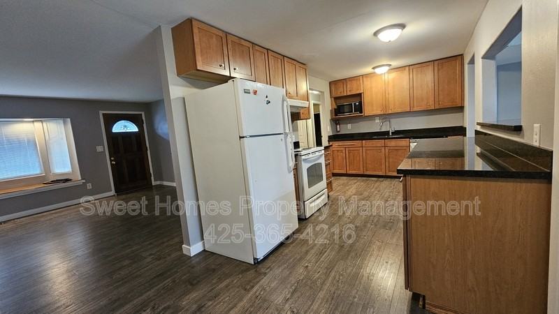 12828 111th Ave Ne - Photo 5 of 18