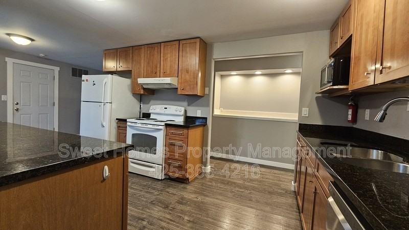 12828 111th Ave Ne - Photo 3 of 18