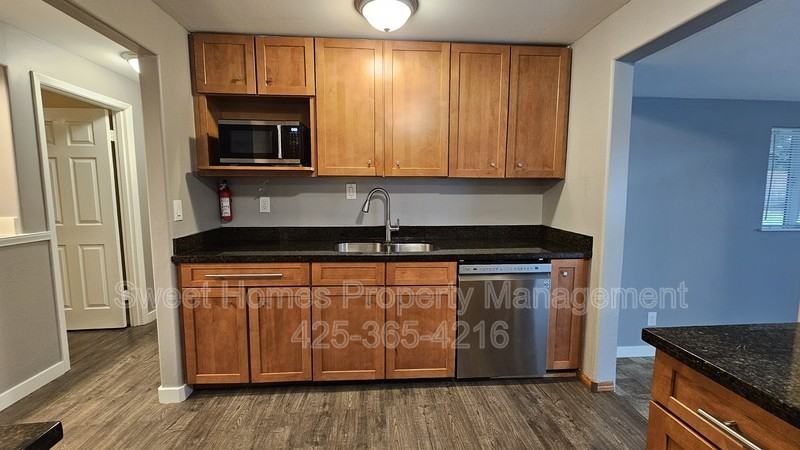 12828 111th Ave Ne - Photo 4 of 18