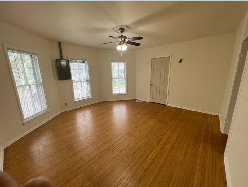 159 1/2 S Jackson St - Photo 5 of 16