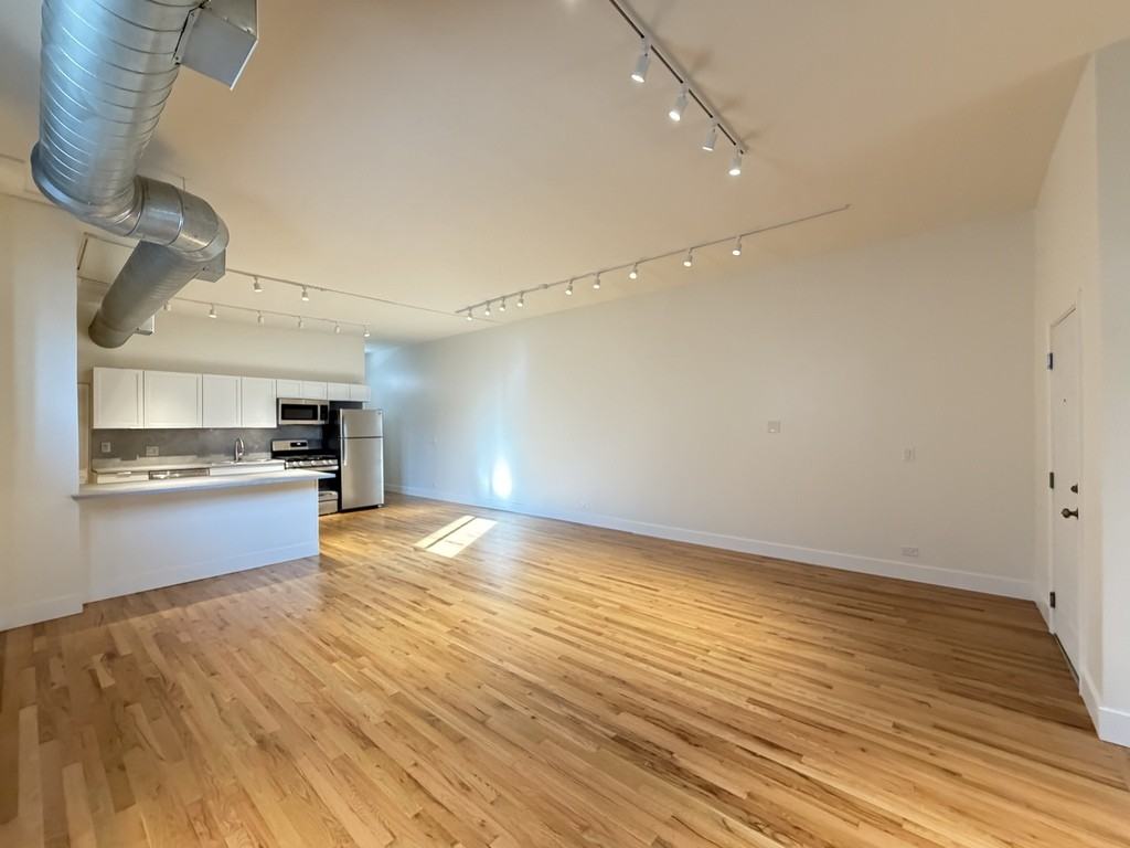 3138 N Lincoln Ave #1R - Photo 7 of 21
