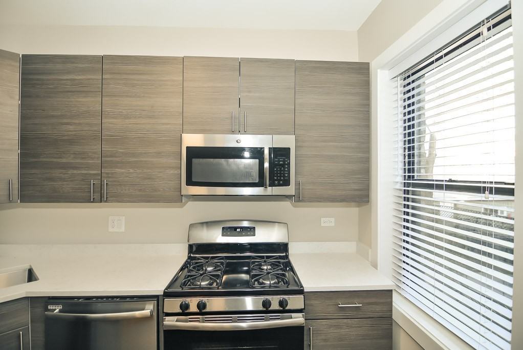 2230 N Sawyer Ave #1W - Photo 4 of 20