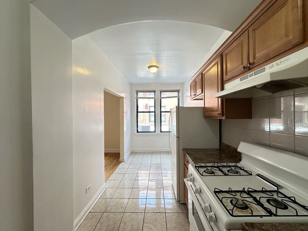 2737 N Spaulding Ave #220 - Photo 5 of 21