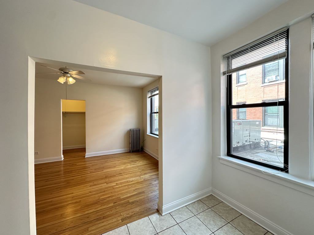 2737 N Spaulding Ave #220 - Photo 7 of 21