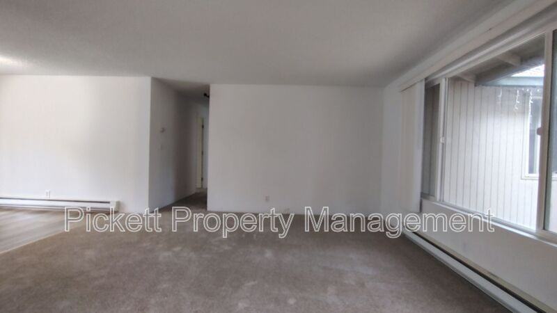 1803 Winfield Ave #B - Photo 3 of 14