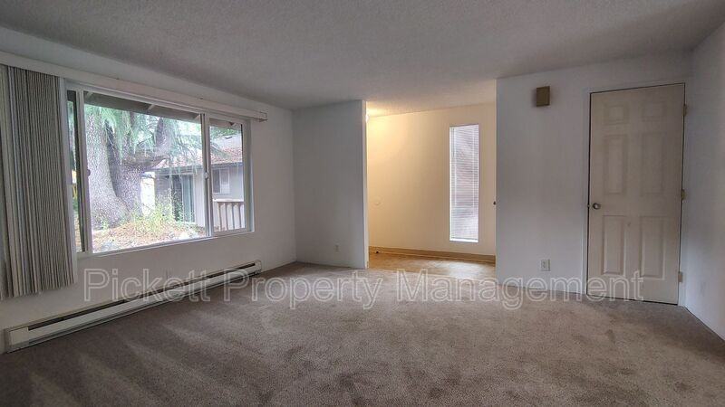 1803 Winfield Ave #B - Photo 5 of 14