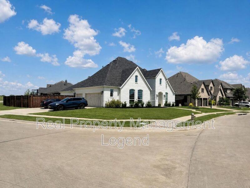 1304 Limestone Ridge Rd - Photo 4 of 14