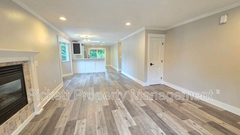 1331 Ne Gilmax Ln - Photo 5 of 38