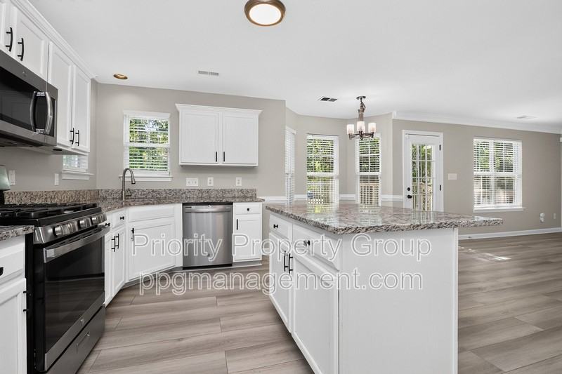 6424 Spanish Moss Ln - Photo 5 of 31