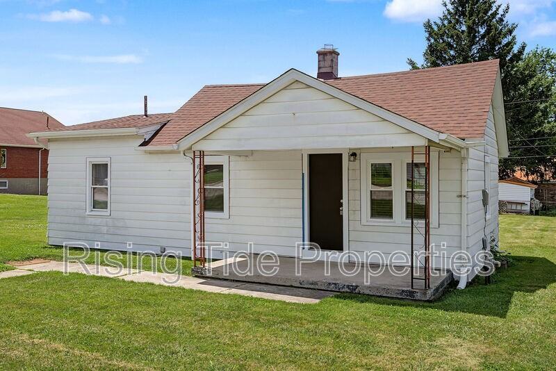1607 Montgomery Ave - Photo 2 of 34
