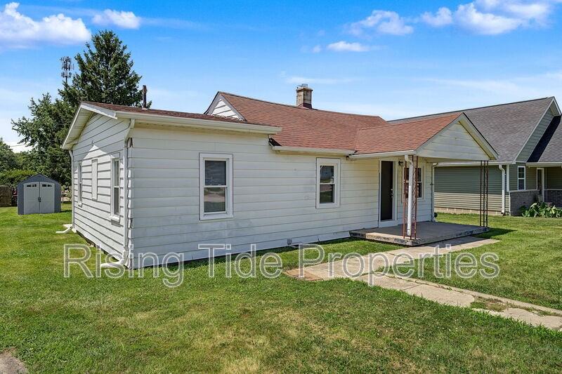 1607 Montgomery Ave - Photo 3 of 34