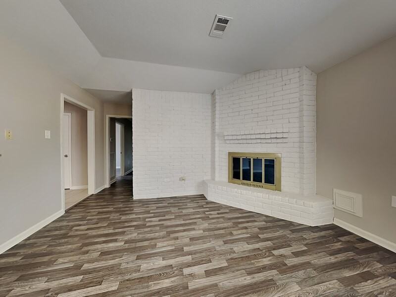 16007 Brookford Dr - Photo 2 of 16