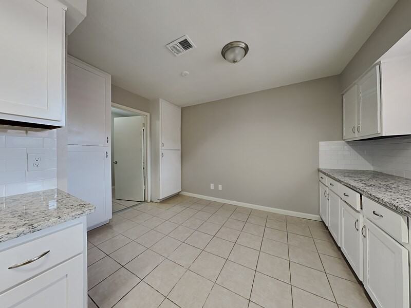 16007 Brookford Dr - Photo 4 of 16