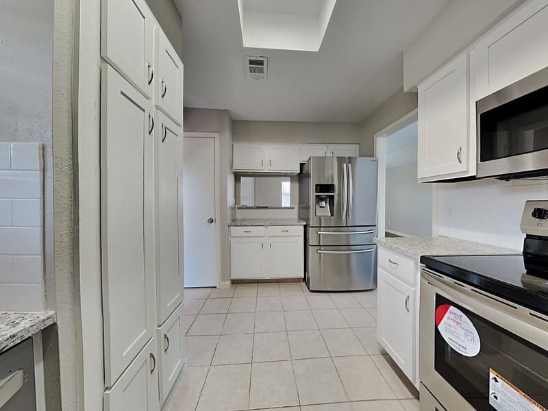 16007 Brookford Dr - Photo 5 of 16