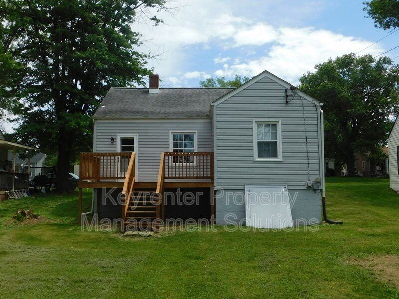 325 James Ave - Photo 3 of 28