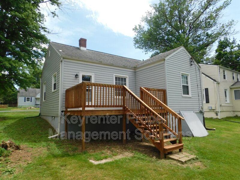 325 James Ave - Photo 4 of 28