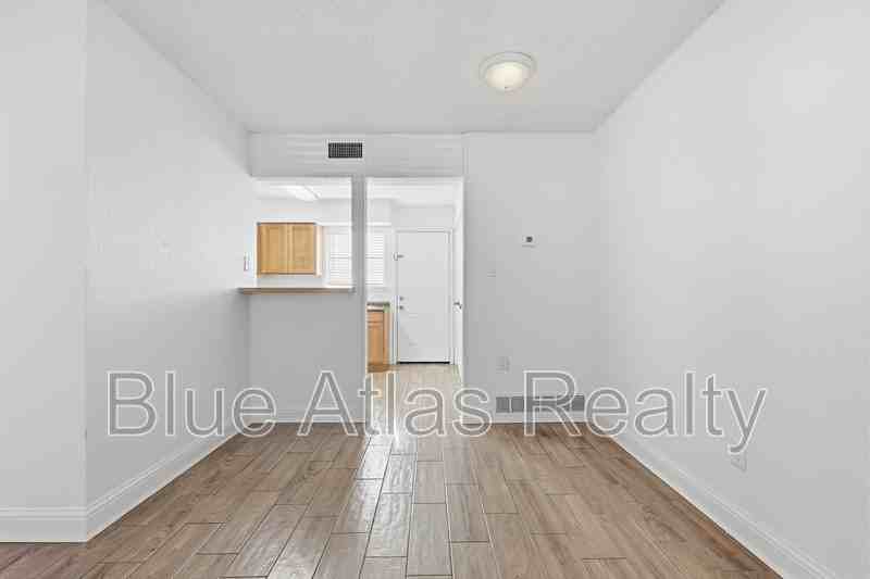 2713 Wimbledon Ct #C - Photo 6 of 24