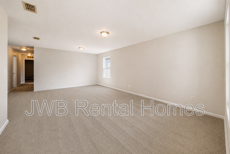 2923 W 3rd St - Photo 4 of 16