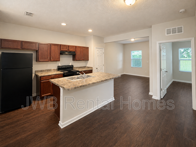 8520 Cocoa Ave - Photo 2 of 19