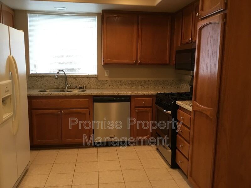 5247 Hubbert St - Photo 2 of 17