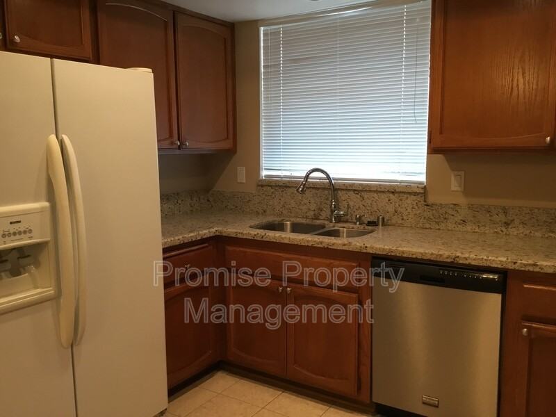 5247 Hubbert St - Photo 3 of 17