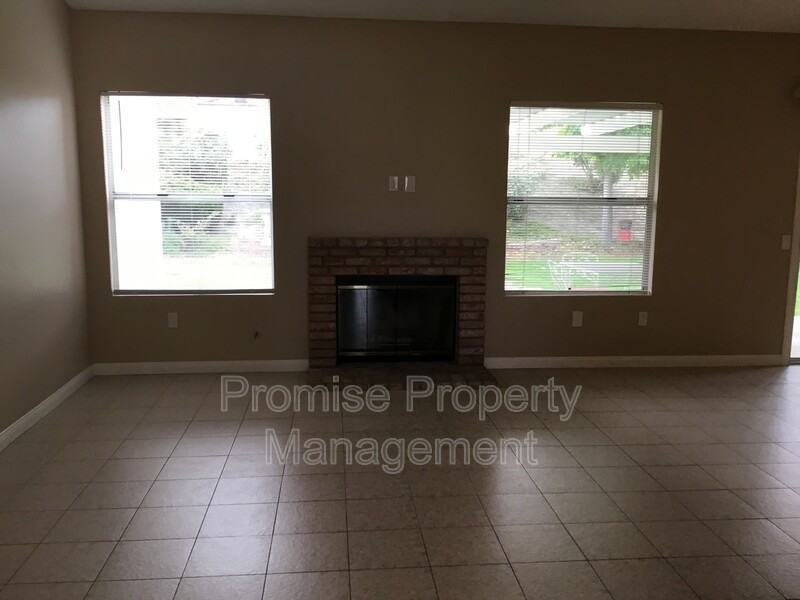 5247 Hubbert St - Photo 5 of 17