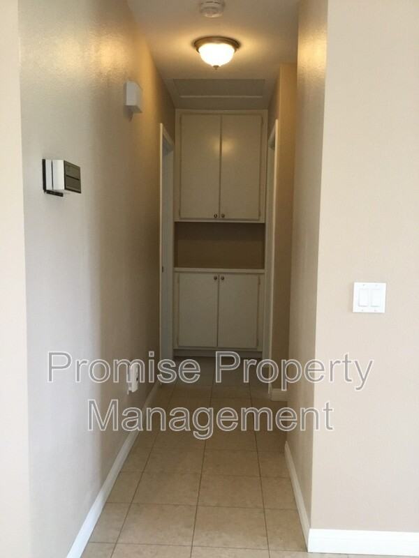 5247 Hubbert St - Photo 7 of 17