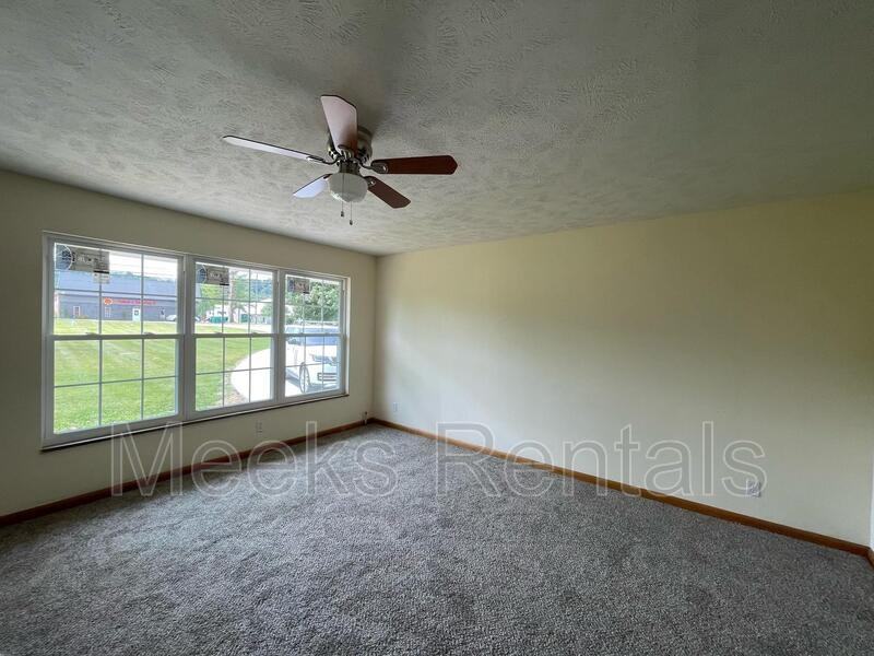 3670 Teays Valley Rd - Photo 2 of 10