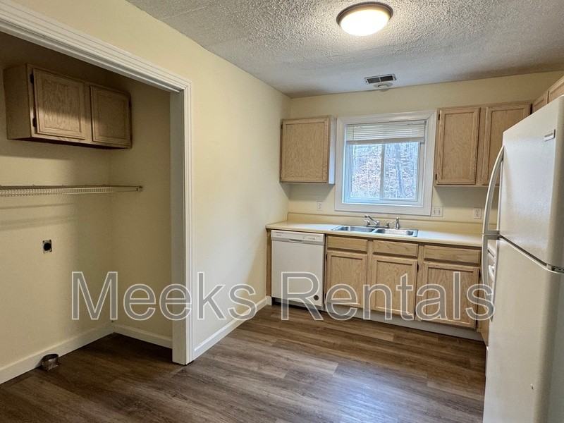 109 Botley Ln #6 - Photo 4 of 6