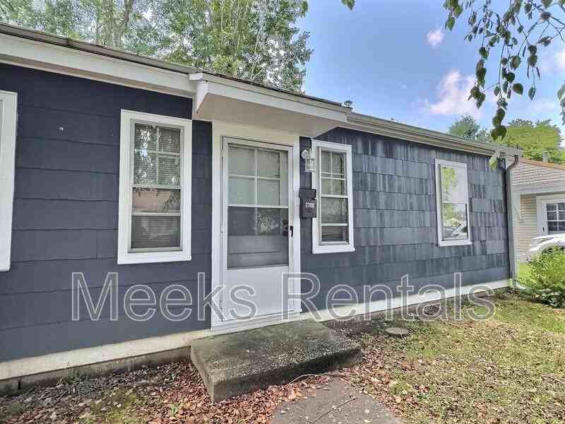 2709 Furlong Ave - Photo 2 of 5