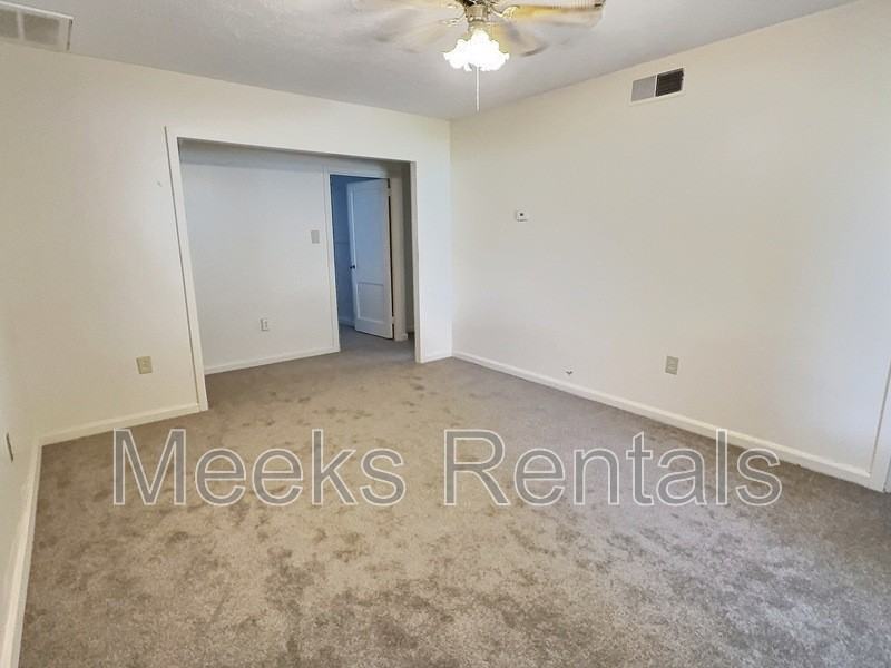 2709 Furlong Ave - Photo 3 of 5