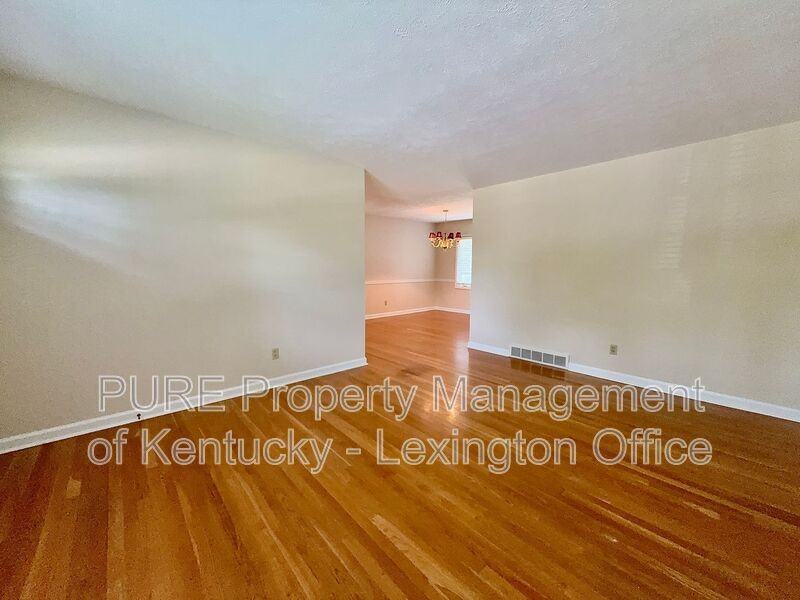 2077 Dogwood Dr - Photo 4 of 36