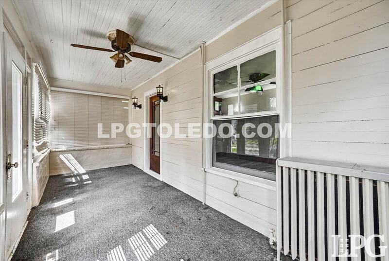 3822 Lockwood Ave - Photo 4 of 36