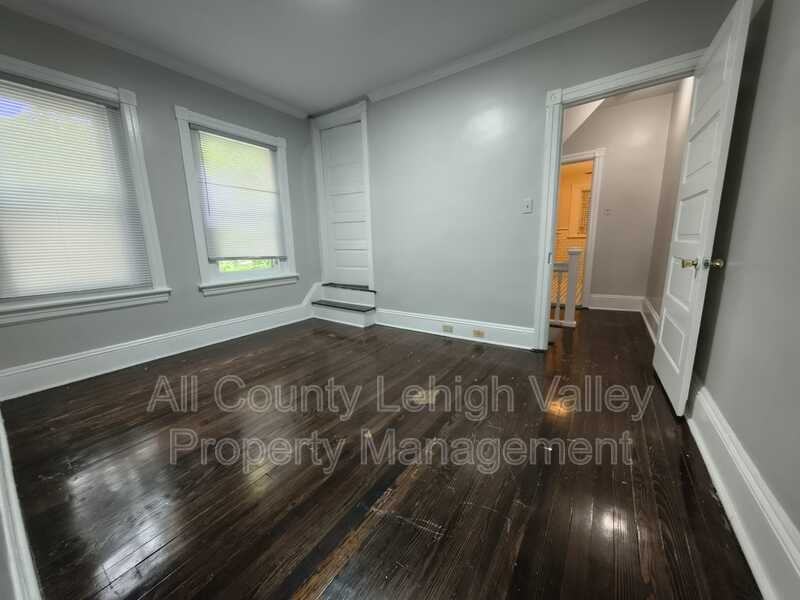 714 Atlantic St - Photo 7 of 13
