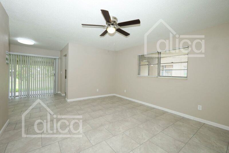 2242 Willie Mays Pkwy - Photo 4 of 27