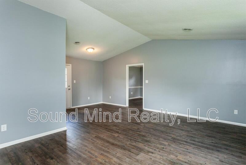 1309 Sportsman Trl - Photo 2 of 27