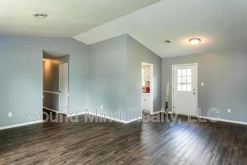 1309 Sportsman Trl - Photo 3 of 27