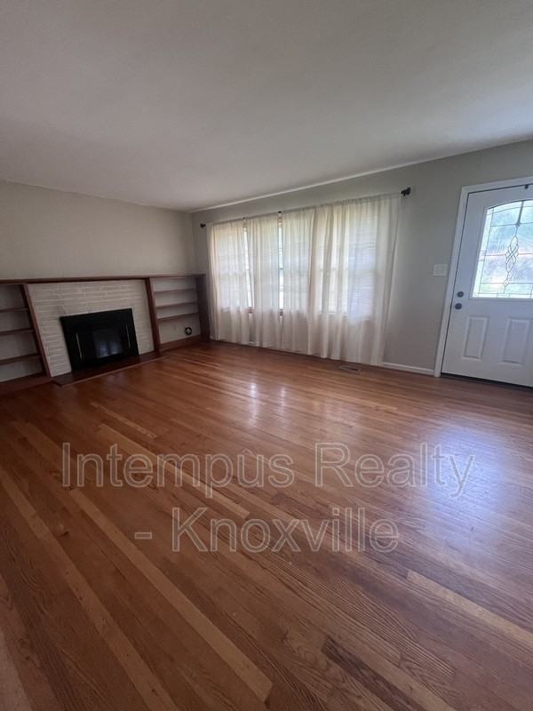 7931 W Cliff Dr - Photo 2 of 20