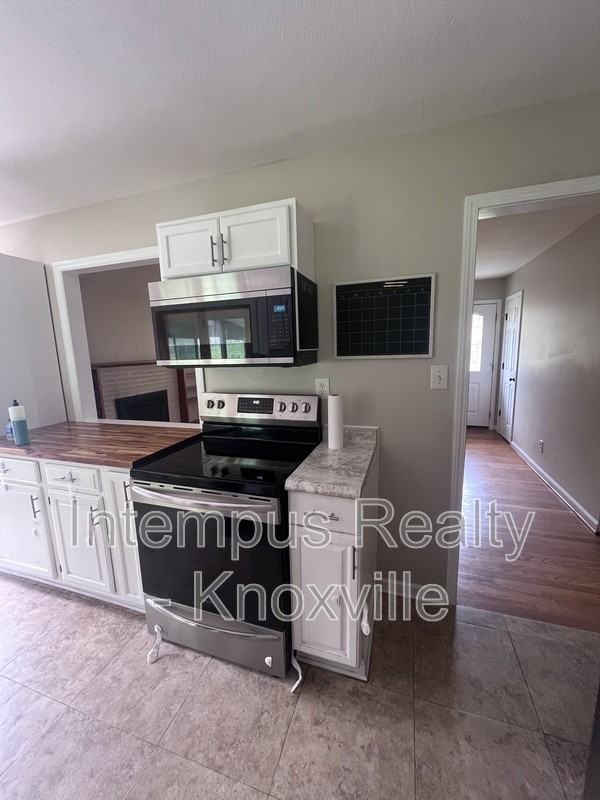 7931 W Cliff Dr - Photo 4 of 20