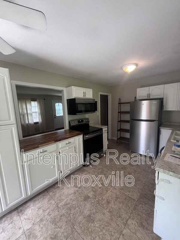7931 W Cliff Dr - Photo 6 of 20