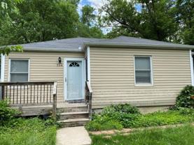 704 Ne 45th Ter - Photo 1 of 1