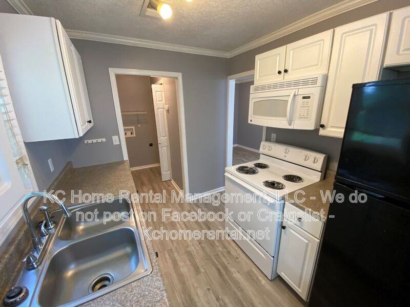 704 Ne 45th Ter - Photo 3 of 29